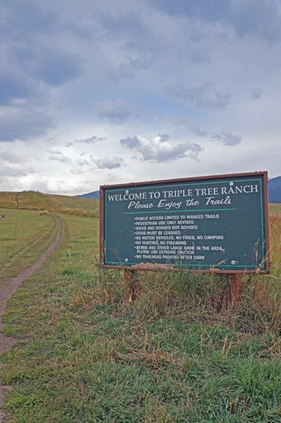 Triple Tree Ranch trailhead sign