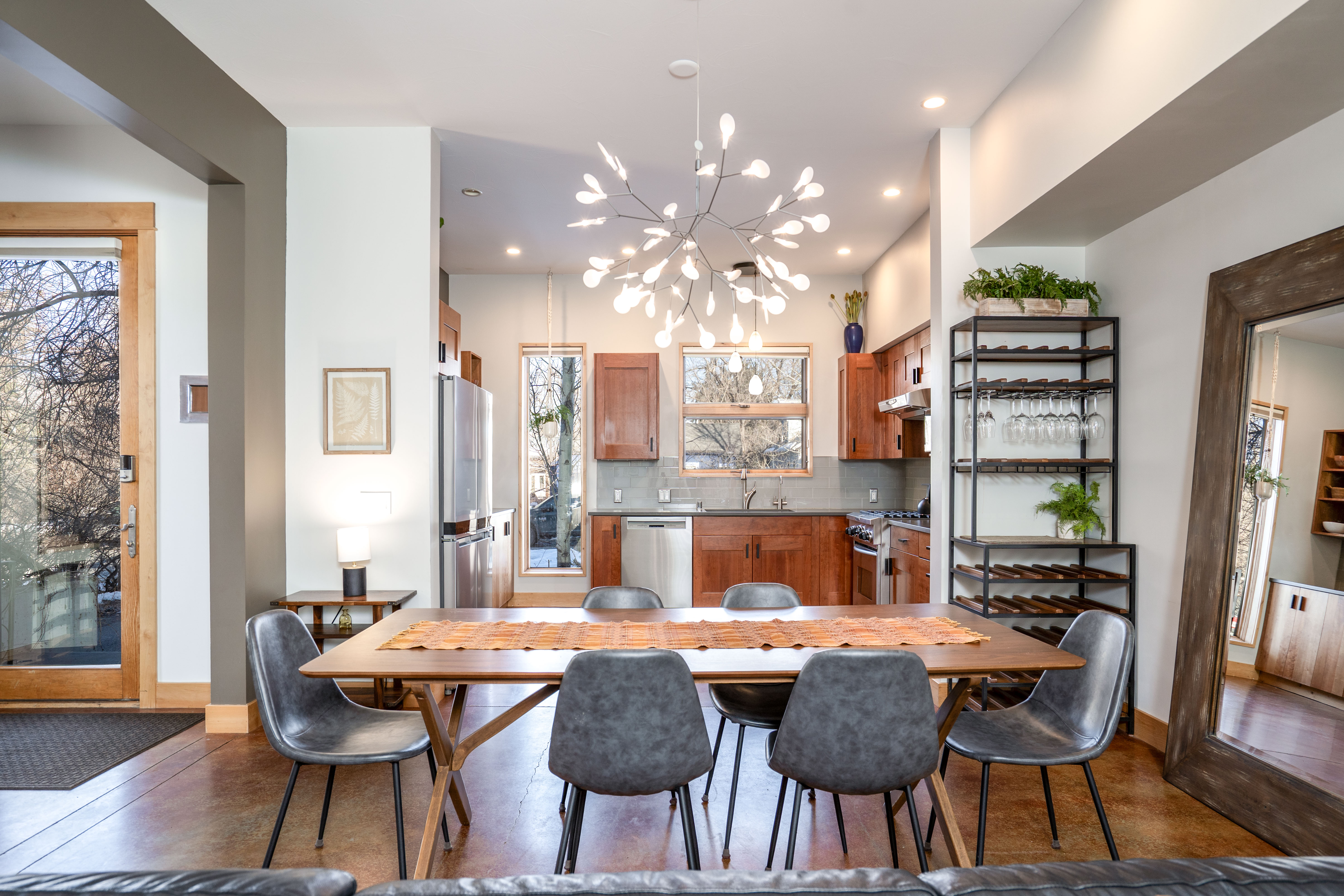 309 N Black - Main Level