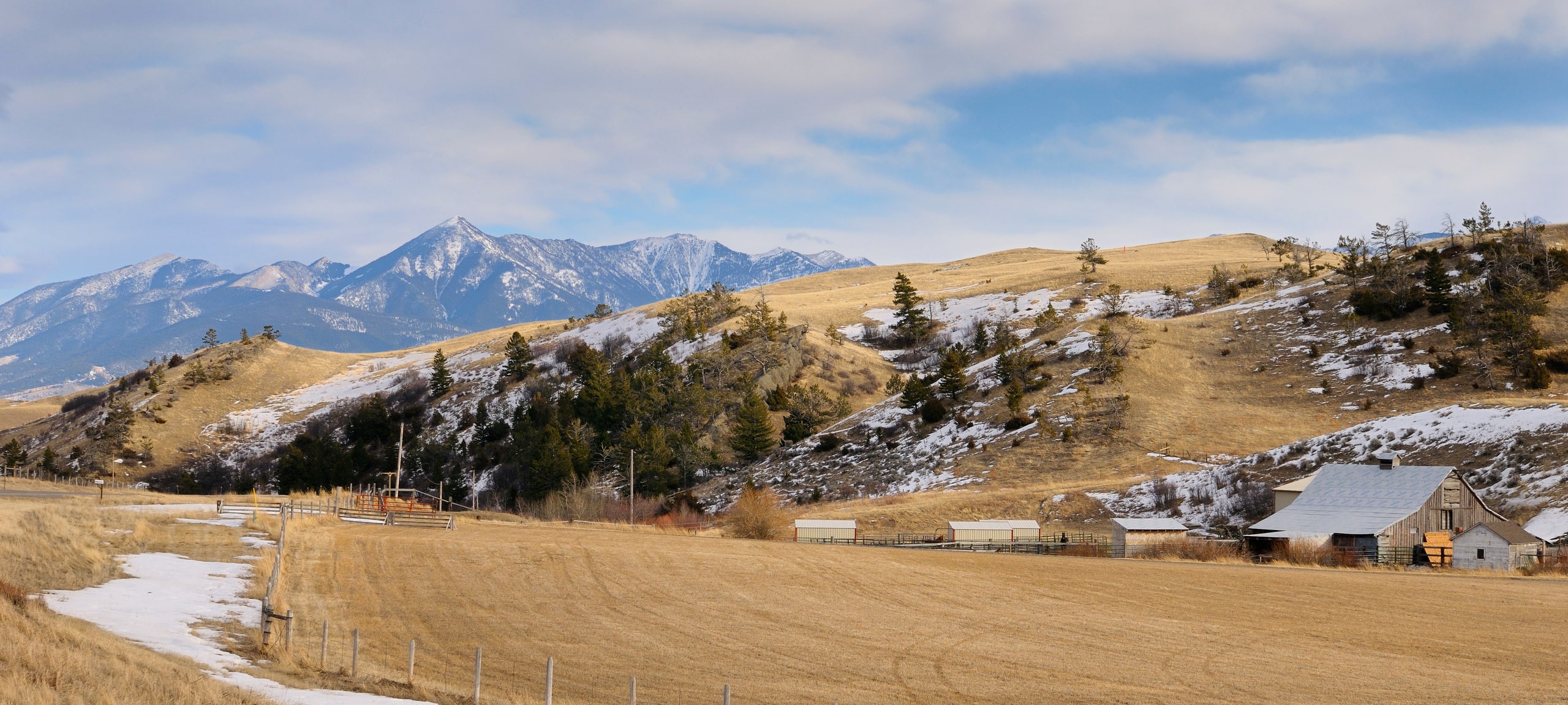 Hills and mountains in autumn outside of Bozeman, MT